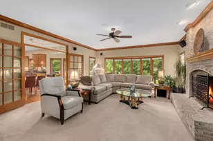 6905 Irish Ct, Darien, IL 60561 - Photo 16