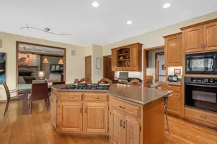 6905 Irish Ct, Darien, IL 60561 - Photo 14