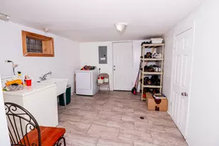 10714 S Eberhart Ave, Chicago, IL 60628 - Photo 20