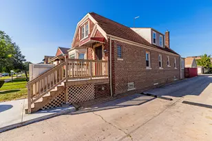 10714 S Eberhart Ave, Chicago, IL 60628 - Photo 2