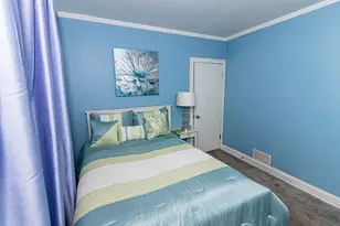 10714 S Eberhart Ave, Chicago, IL 60628 - Photo 18