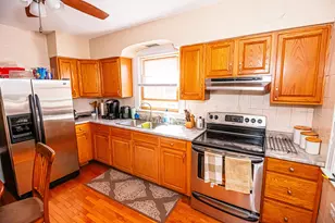 10714 S Eberhart Ave, Chicago, IL 60628 - Photo 4