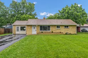 10274 W Ford Ave, Beach Park, IL 60099 - Photo 1