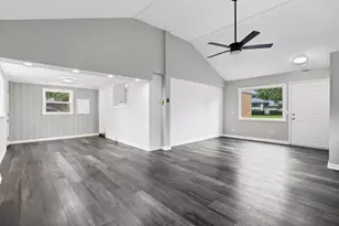 10274 W Ford Ave, Beach Park, IL 60099 - Photo 8
