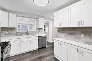 10274 W Ford Ave, Beach Park, IL 60099 - Photo 4