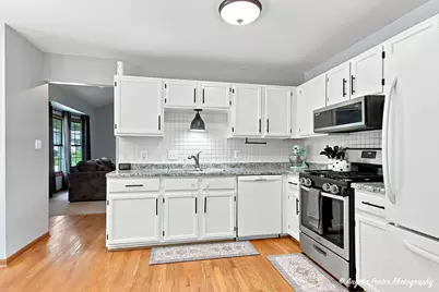 198 S Driftwood Trail, McHenry, IL 60050 - Photo 4