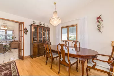 8432 W Amelia Drive, Niles, IL 60714 - Photo 6