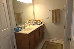 212 N Walnut Ln N, Schaumburg, IL 60194 - Photo 10