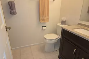 212 N Walnut Ln N, Schaumburg, IL 60194 - Photo 14