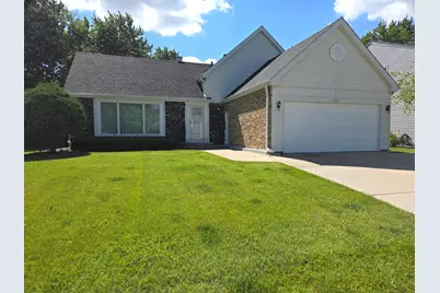 212 N Walnut Lane N, Schaumburg, IL 60194 - Photo 1