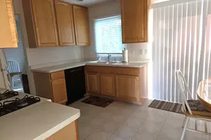212 N Walnut Ln N, Schaumburg, IL 60194 - Photo 2
