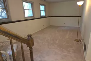 212 N Walnut Ln N, Schaumburg, IL 60194 - Photo 6