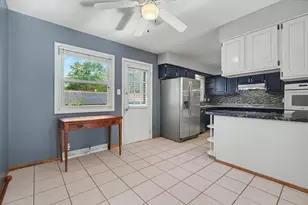 2401 Arden Dr, Champaign, IL 61821 - Photo 10