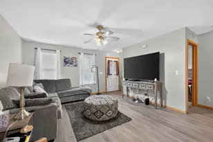 302 8th St, Kirkland, IL 60146 - Photo 8