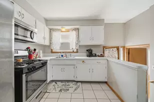 8303 44th St, Lyons, IL 60534 - Photo 6