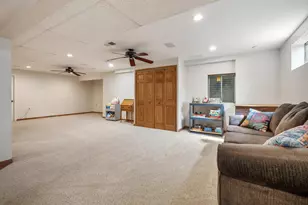 811 E Main St, Yorkville, IL 60560 - Photo 26