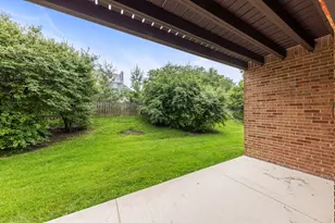 5824 Doe Cir, Westmont, IL 60559 - Photo 18