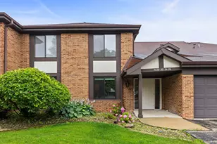 5824 Doe Cir, Westmont, IL 60559 - Photo 2