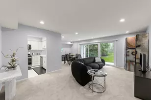 5824 Doe Cir, Westmont, IL 60559 - Photo 4