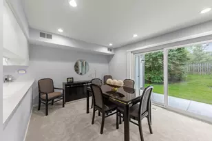 5824 Doe Cir, Westmont, IL 60559 - Photo 6