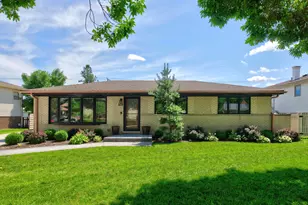 511 Wingate Dr, Schaumburg, IL 60193 - Photo 1