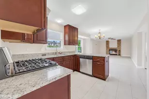 1906 Armwood Ln, Mundelein, IL 60060 - Photo 12