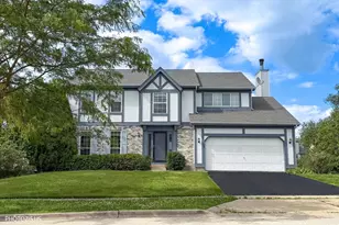 1906 Armwood Ln, Mundelein, IL 60060 - Photo 1