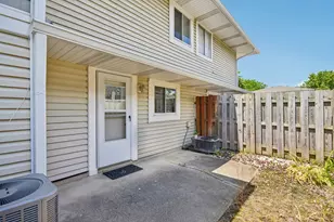 1435 Bear Flag Dr, Hanover Park, IL 60133 - Photo 12