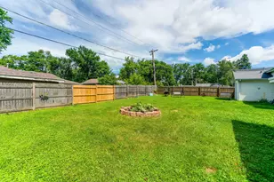 423 Lily Ln, Lakemoor, IL 60051 - Photo 22