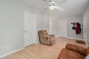 423 Lily Ln, Lakemoor, IL 60051 - Photo 8