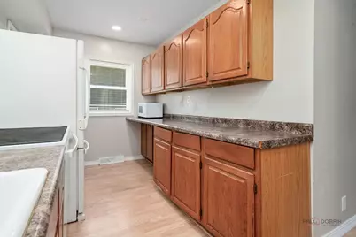 423 Lily Lane, Lakemoor, IL 60051 - Photo 10