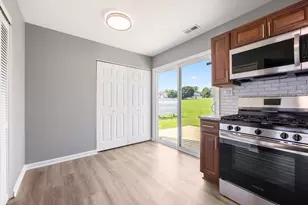 462 Degas Cir, Bolingbrook, IL 60440 - Photo 10