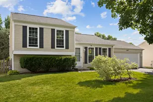 1549 Sawgrass Ct, Elgin, IL 60123 - Photo 2