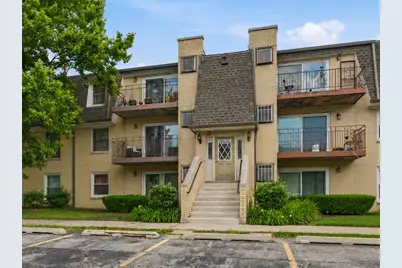 814 N River Road #3B, Mount Prospect, IL 60056 - Photo 1