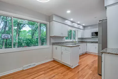 104 E Louis Avenue, Lake Forest, IL 60045 - Photo 4