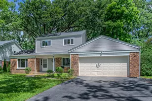 104 E Louis Ave, Lake Forest, IL 60045 - Photo 2