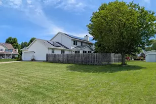 1891 Indian Springs Ct, Freeport, IL 61032 - Photo 24