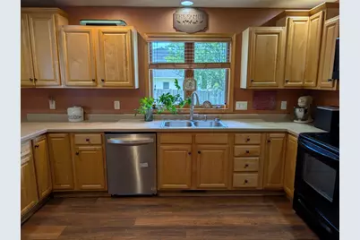 1891 Indian Springs Court, Freeport, IL 61032 - Photo 4