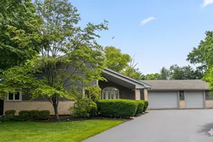 16373 W Menna Ln, Lincolnshire, IL 60069 - Photo 2