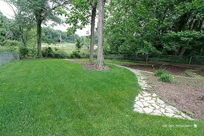 26145 W Lake Avenue, Antioch, IL 60002 - Photo 22