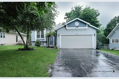 26145 W Lake Avenue, Antioch, IL 60002 - Photo 1
