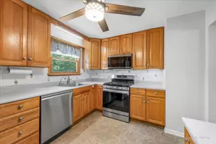 29W264 Lee Rd, West Chicago, IL 60185 - Photo 8