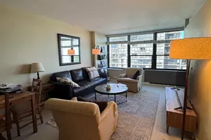 1560 N Sandburg Terrace, Chicago, IL 60610 - Photo 2