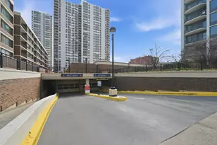 1560 N Sandburg Terrace, Chicago, IL 60610 - Photo 20