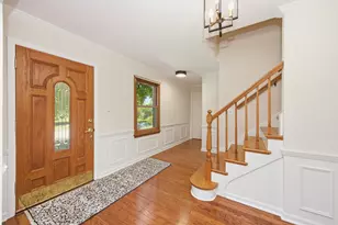 1065 Barneswood Dr, Downers Grove, IL 60515 - Photo 4