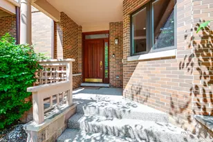 1302 Hawthorne Ln, Hinsdale, IL 60521 - Photo 2