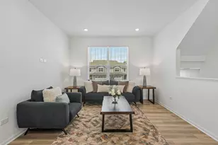 2703 Martini St, Mundelein, IL 60060 - Photo 4