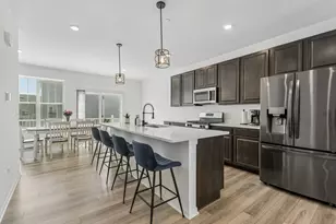 2703 Martini St, Mundelein, IL 60060 - Photo 2