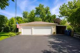 3006 S Elder Ln, Holiday Hills, IL 60051 - Photo 12