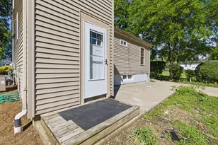 658 Pleasant St, Woodstock, IL 60098 - Photo 22